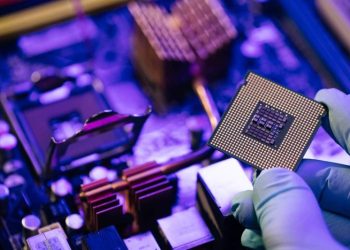 Tech Weekly: Chip Stocks Pop to Close Volatile Trading Week